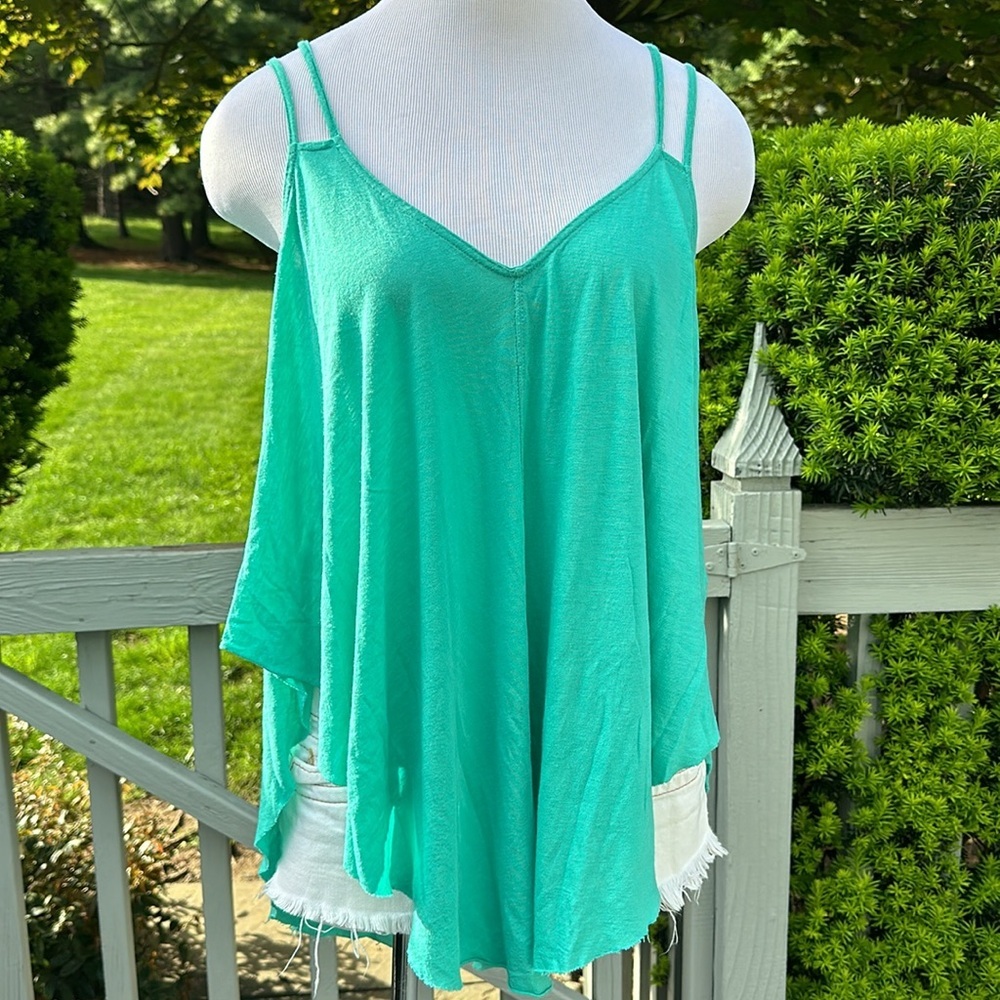 UO Flowy Top